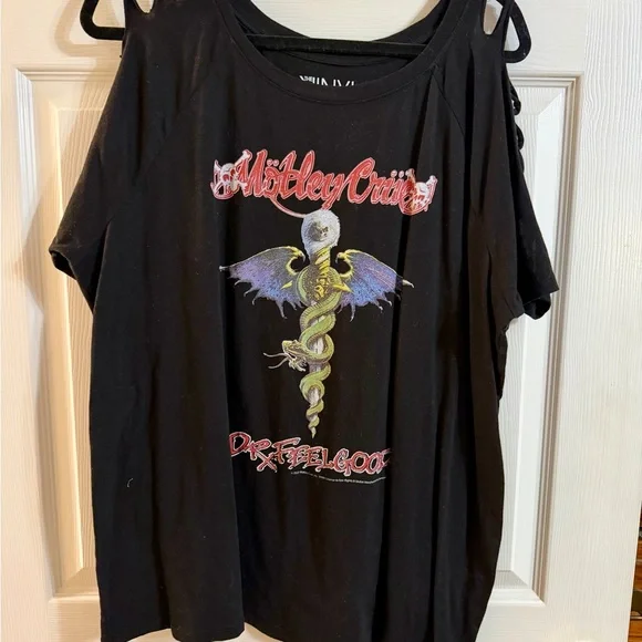 Mötley Crüe “Dr. Feelgood” Cold-Shoulder Band Tee – Women’s 2 (Torrid) - Picture 1 of 4